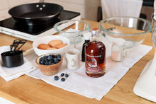 Load image into Gallery viewer, Sugarmaker's Cut Pure Vermont Organic Maple Syrup 375ml