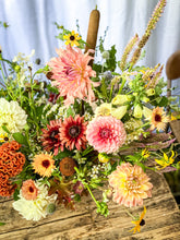 Load image into Gallery viewer, Large Wedding Table Floral Arrangement