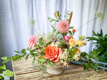Load image into Gallery viewer, Medium Wedding Table Floral Arrangement