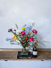 Load image into Gallery viewer, Mother's Day Large Bouquet: Mama Bear