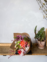 Load image into Gallery viewer, Small Flower Bouquet
