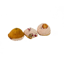 Load image into Gallery viewer, Mandarin Scoops Bath Bomb Gift Set made with Rose Botanicals