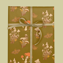 Load image into Gallery viewer, Recyclable Gift Wrap / Wrapping Paper: Mushrooms (Green &amp; Cr: Plastic Free