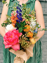 Load image into Gallery viewer, Large Flower Bouquet