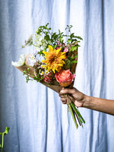 Load image into Gallery viewer, Wee Flower Bouquet